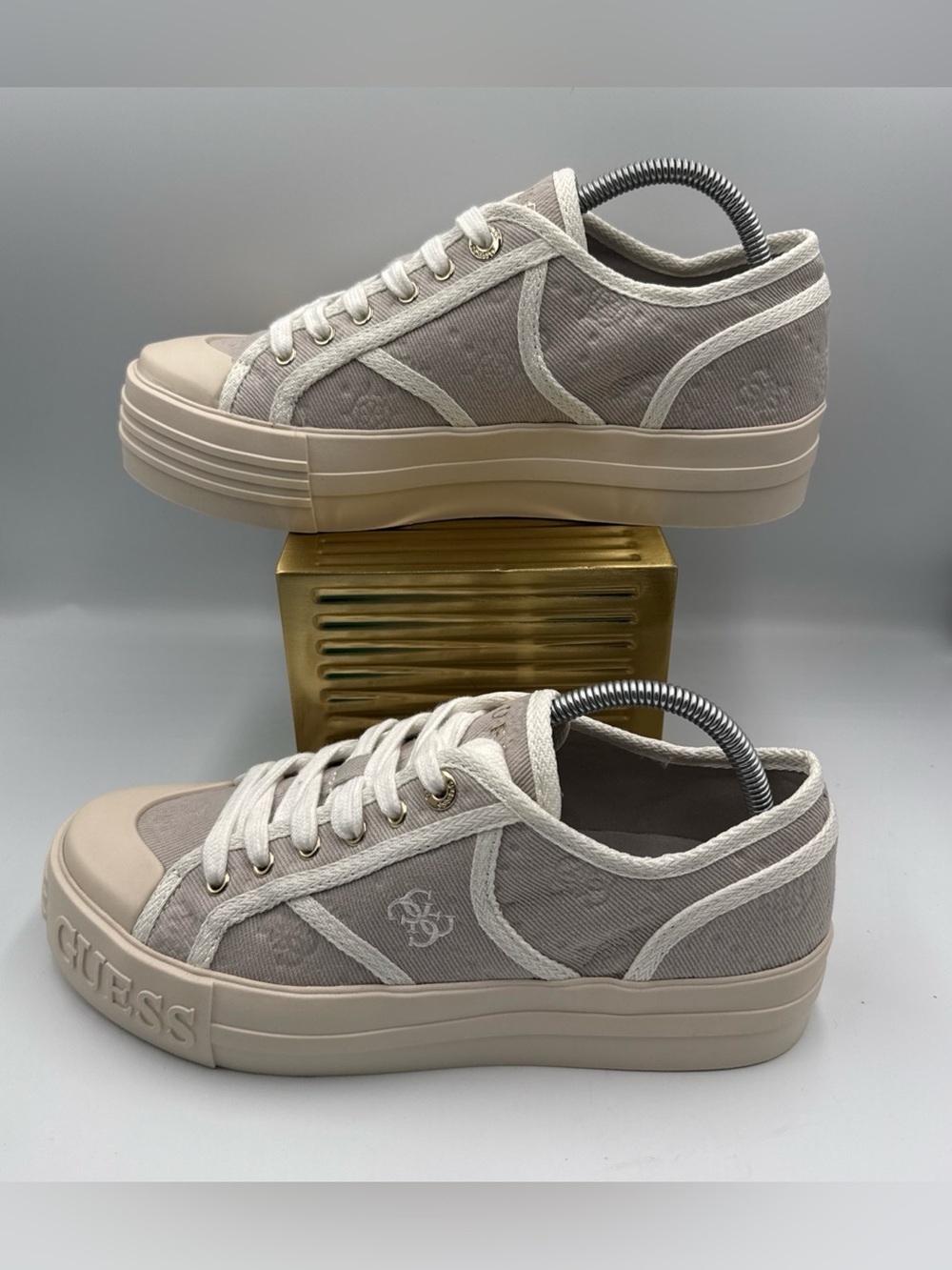 GUESS Issah Women’s Sneakers, Size 9 , New